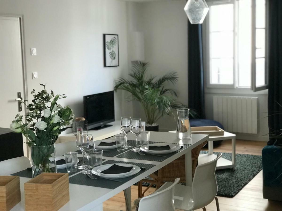 Appartement Au Coeur Du Quartier Historique 반느 외부 사진